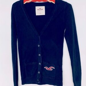 Vintage 90’s Woman’s Hollister V-Neck button down Cardigan in Navy Blue.  Sz. S